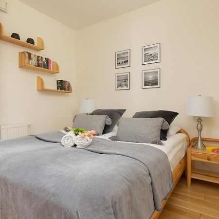 Osiedle Intenso Warszawa Wola By Noclegi Renters Bagian luar foto